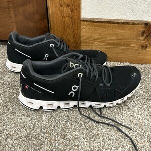 On Cloud Women’s Running Shoes - Size 9.5